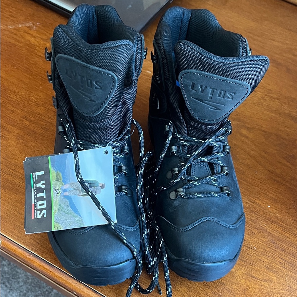 Unisex Black Outdoor Boots